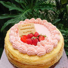 Vanilla mille crepe with additional topping